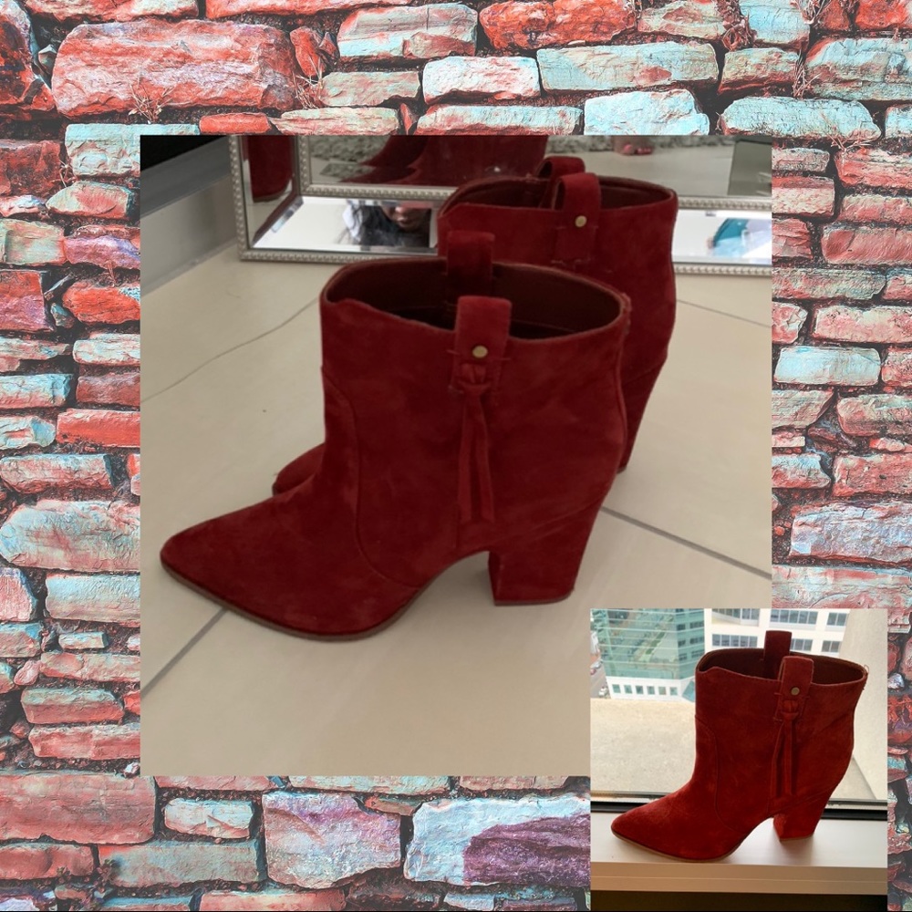 Red suede booties with tassel